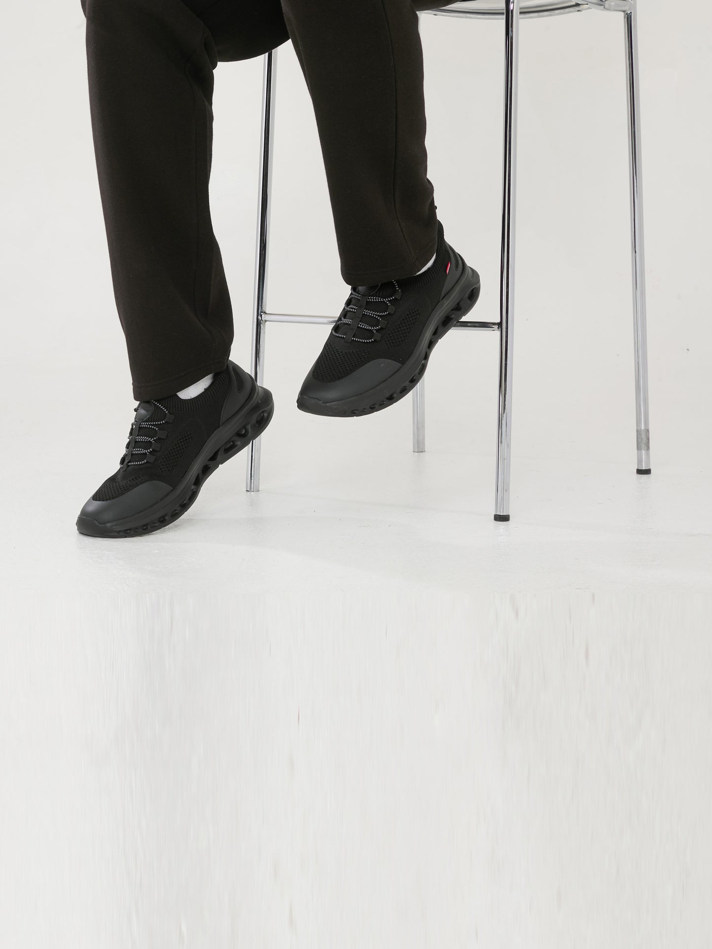 ALFRETON 1 -D555 Black Kingsize Hands Free Shoes with Knitted Top