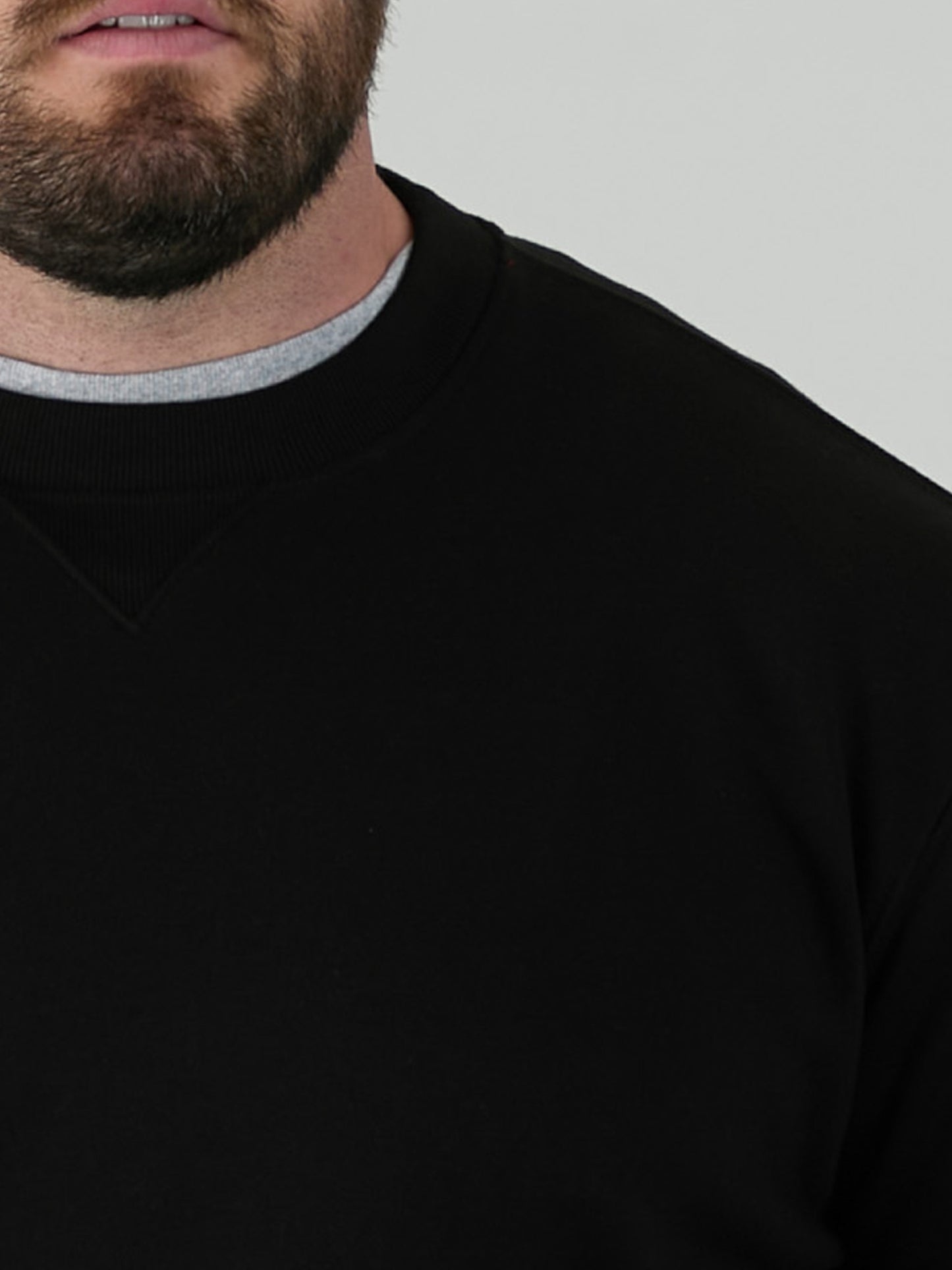 SWEAT -D555 Black Classic Crew Neck Sweatshirt