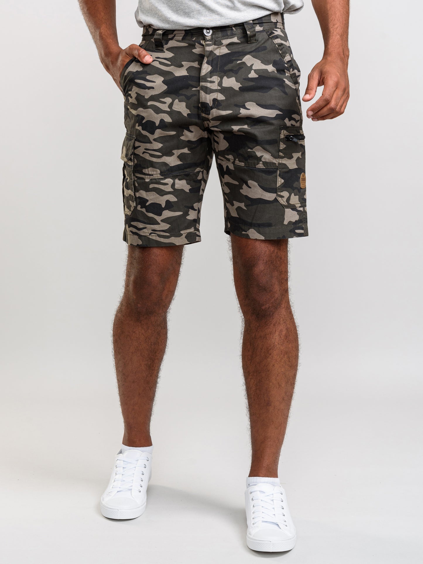 CHADWICK 1 -D555 Green Camouflage Print Cargo Shorts