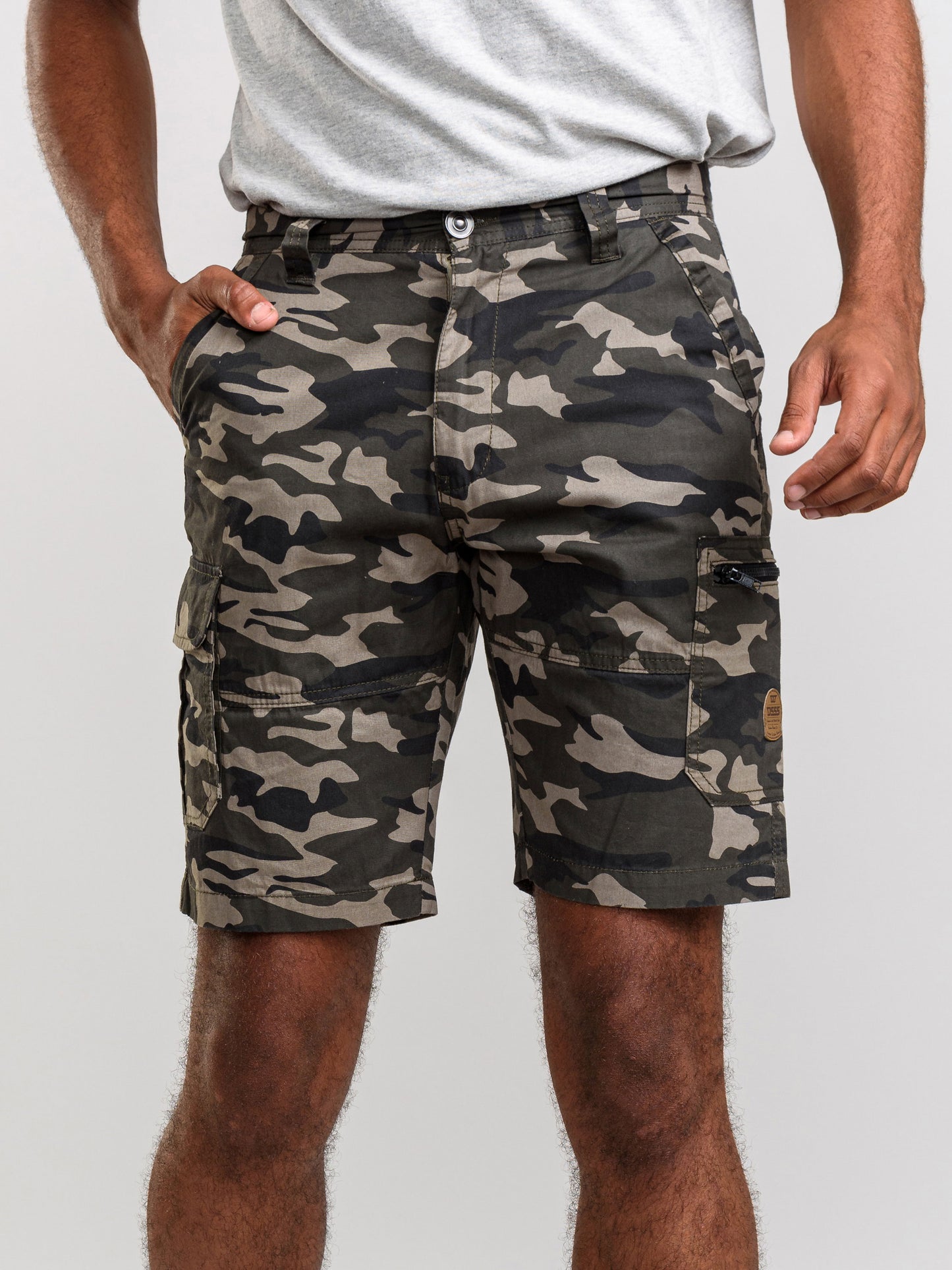 CHADWICK 1 -D555 Green Camouflage Print Cargo Shorts