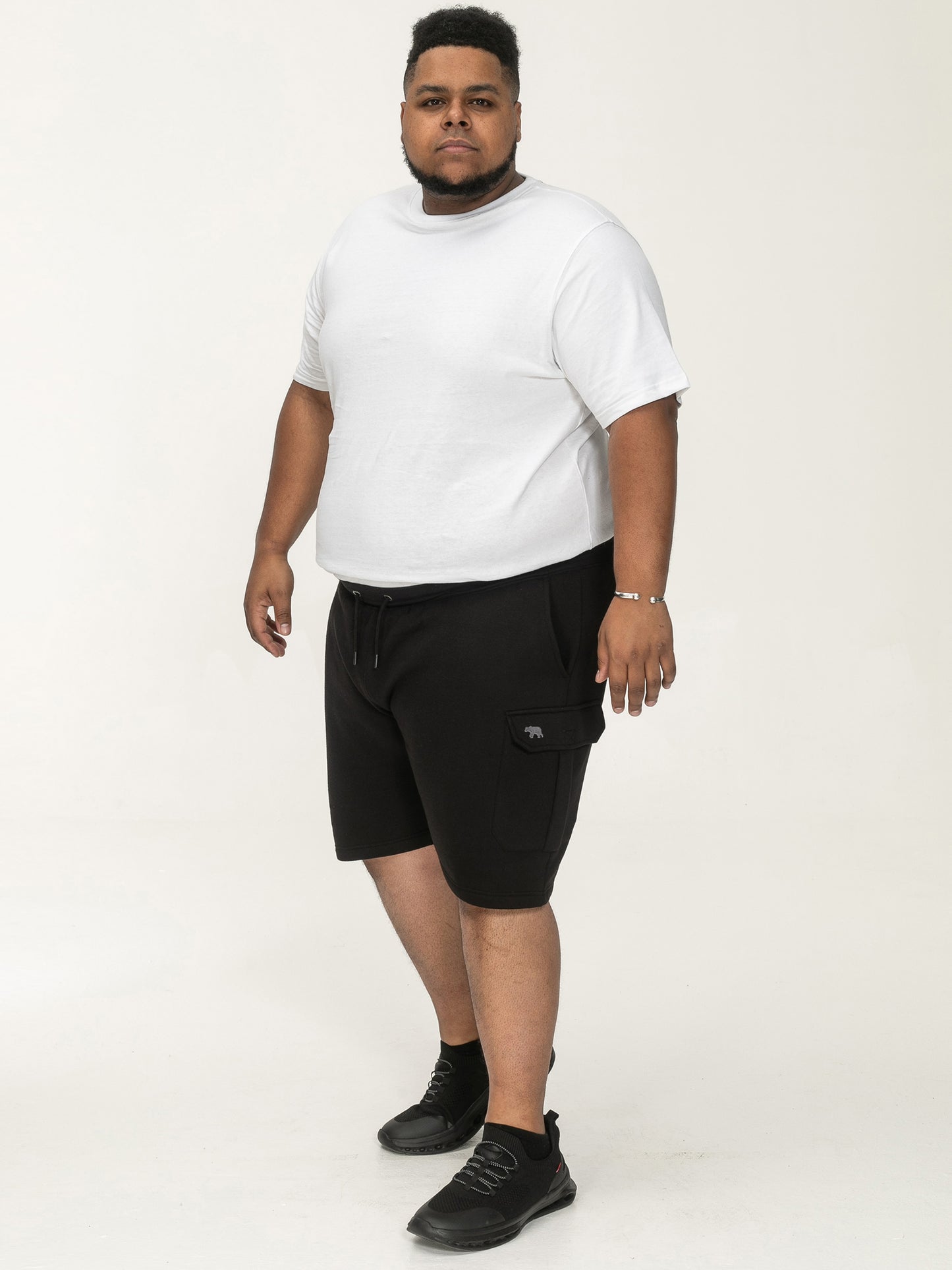 WIGAN 2-D555 Black Elasticated Waist Fleece Cargo Shorts