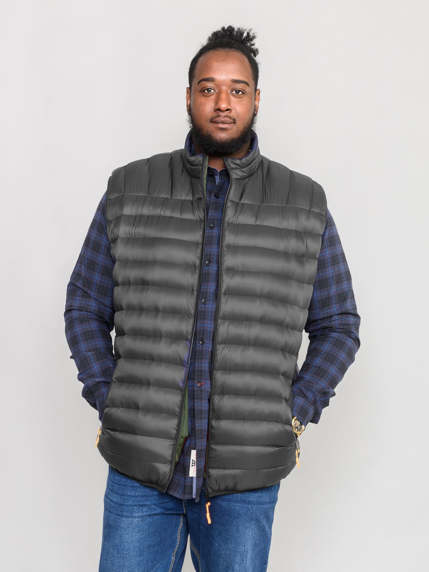 WICKHAM 2 -D555 Black Puffer Gilet with Khaki Lining