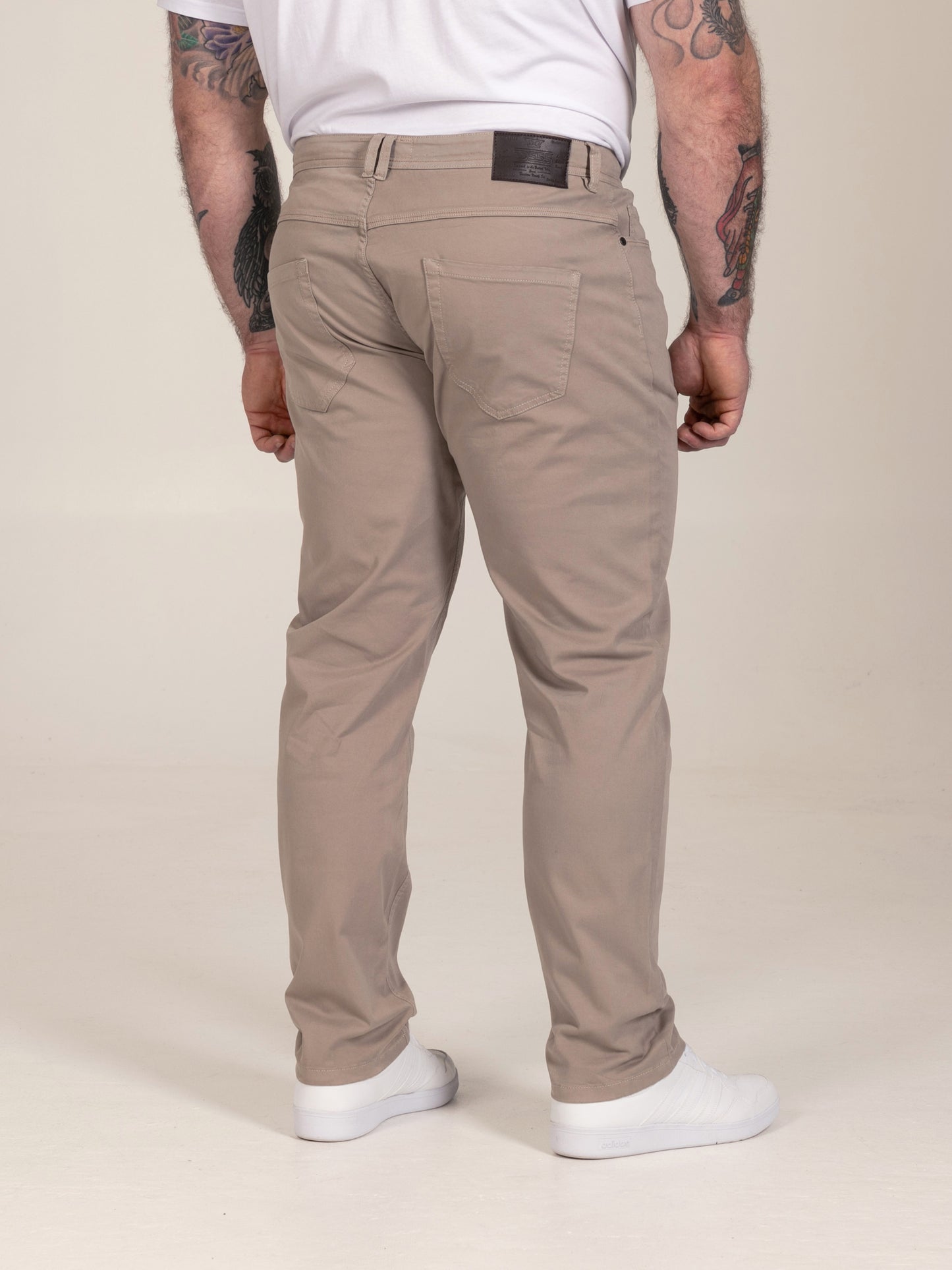 KELVIN 1-Stone Tapered Fit Five Pocket Stretch Twill Chino With Peach Finish