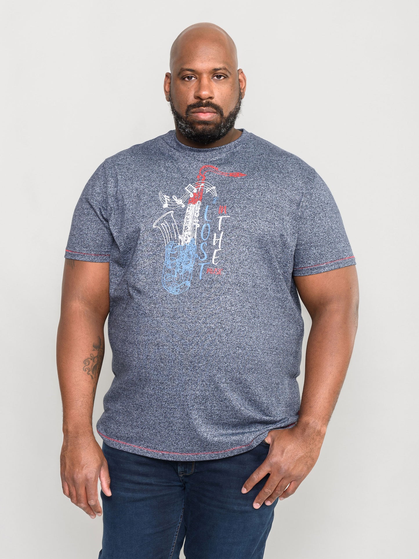 SAXOPHONE -D555 Navy Blue Twist Saxophone Printed T-Shirt