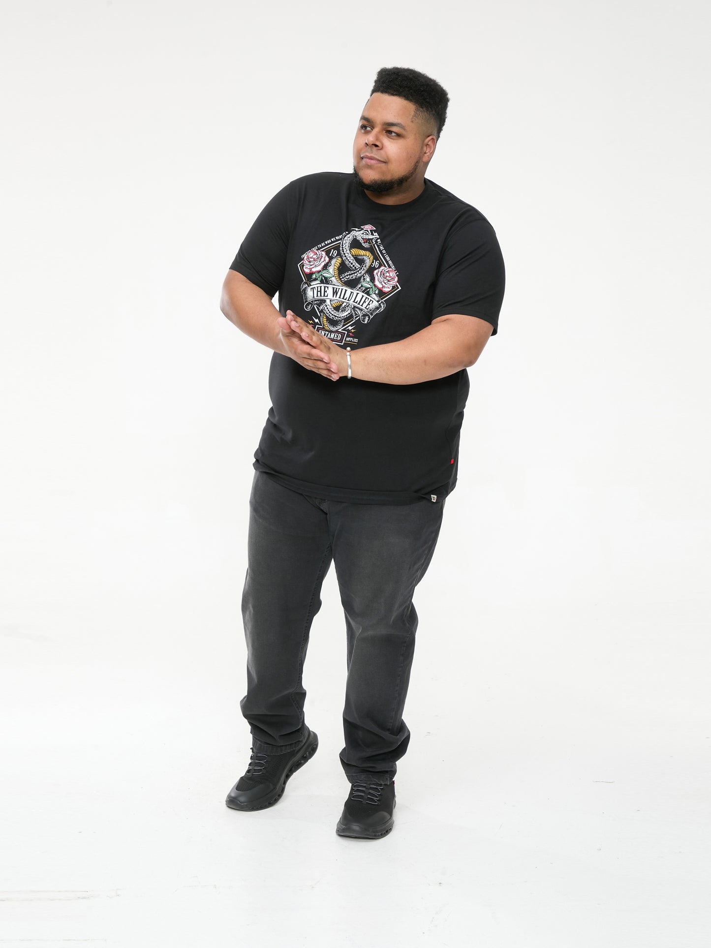 MALCOM -D555 Black Snake and Roses Printed Crew Neck T-Shirt
