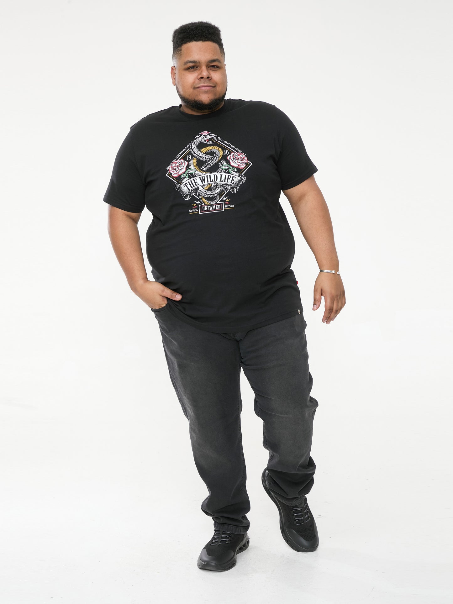MALCOM -D555 Black Snake and Roses Printed Crew Neck T-Shirt