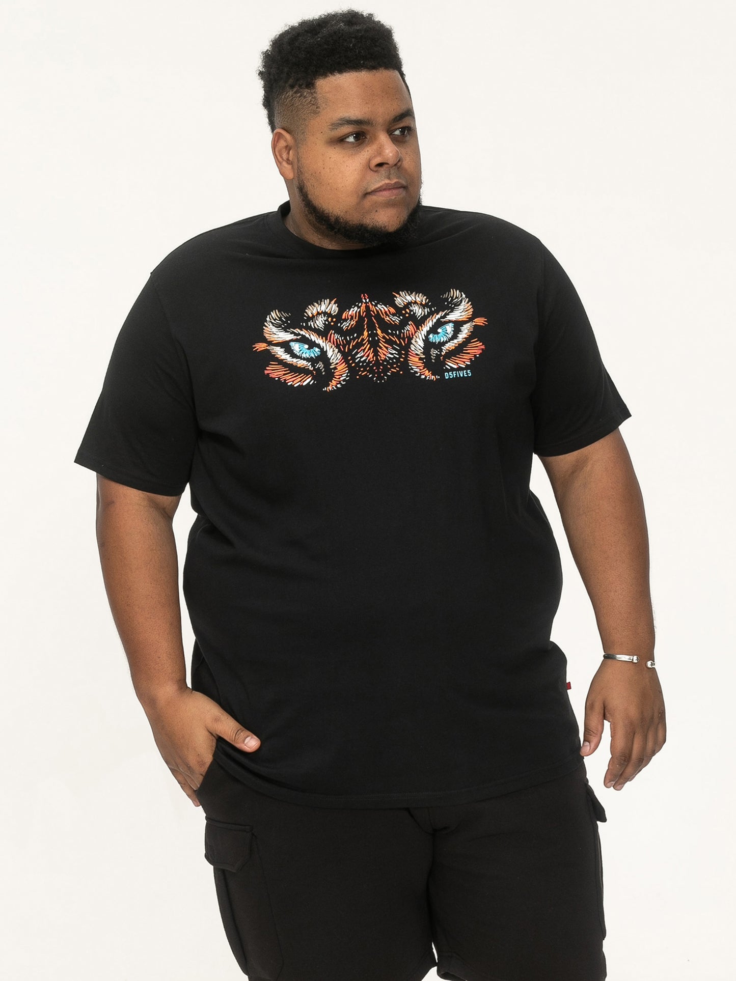 LEAMINGTON -D555 Black Tiger Eyes Printed Crew Neck T-Shirt