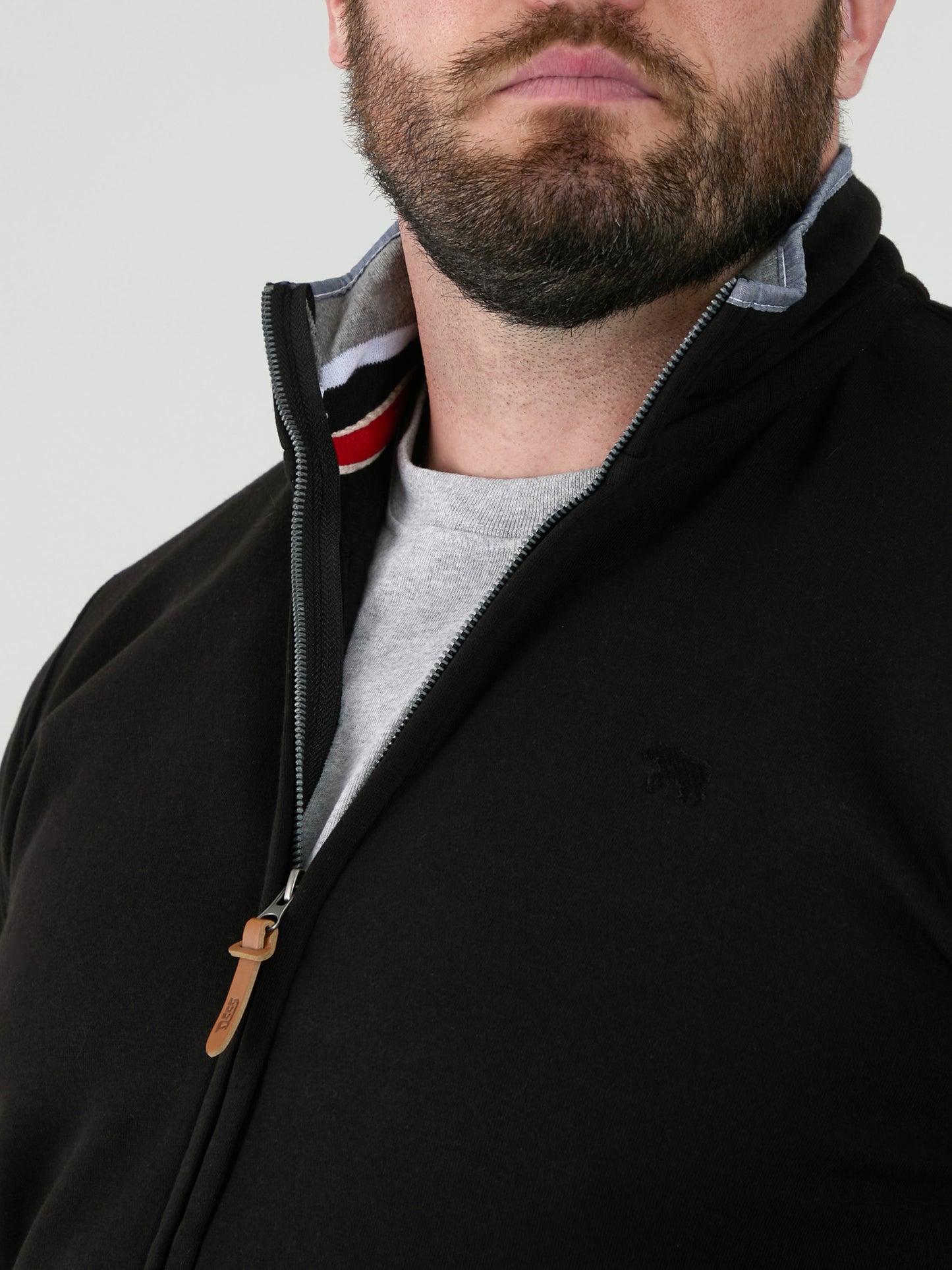 JOHNSON 1 -D555 Black Zip Through Sweatshirt In Fleece with Chest Embroidery