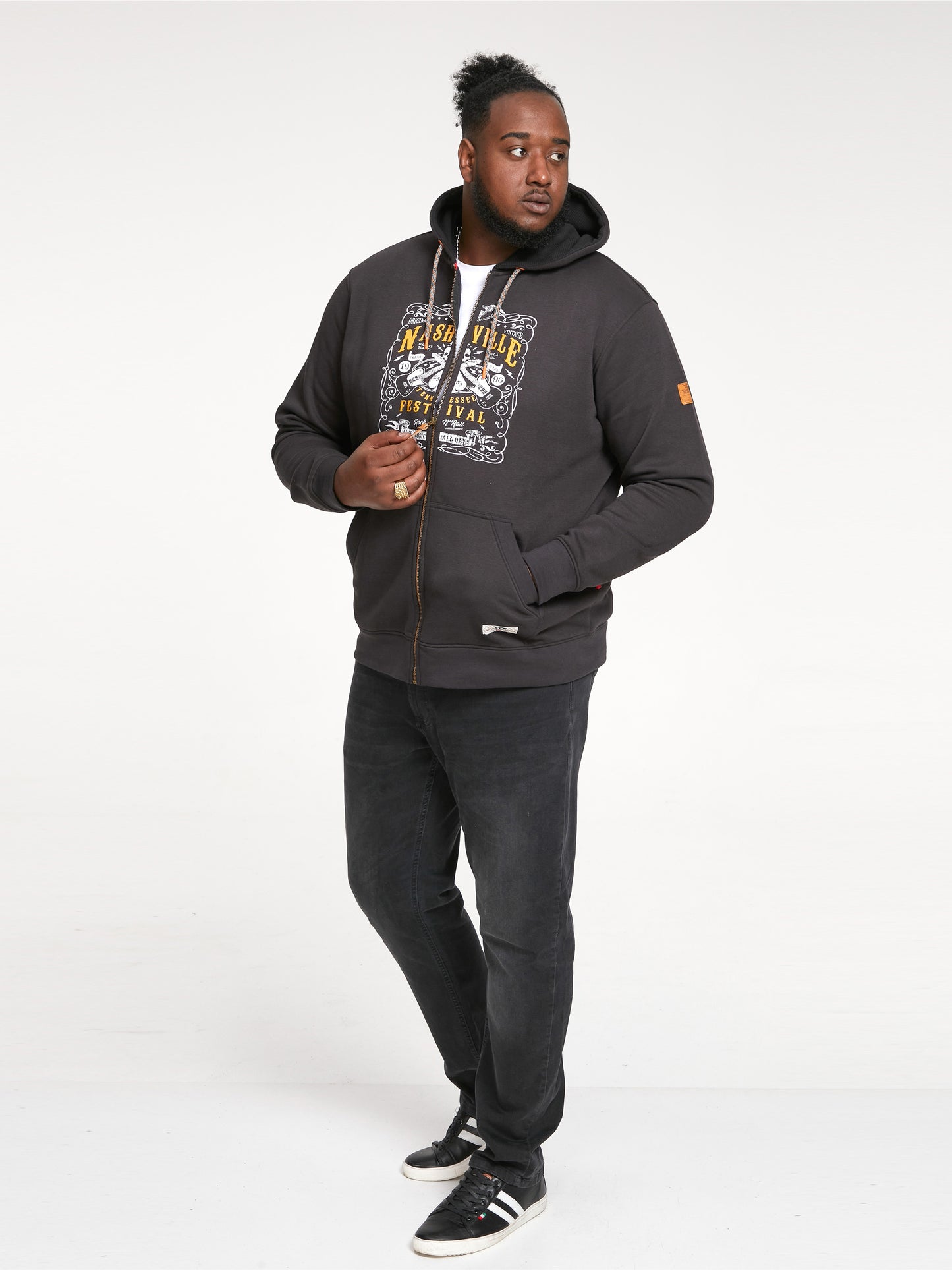 KNEBWORTH -D555 Washed Black Full Zip Hoody with Chest Print