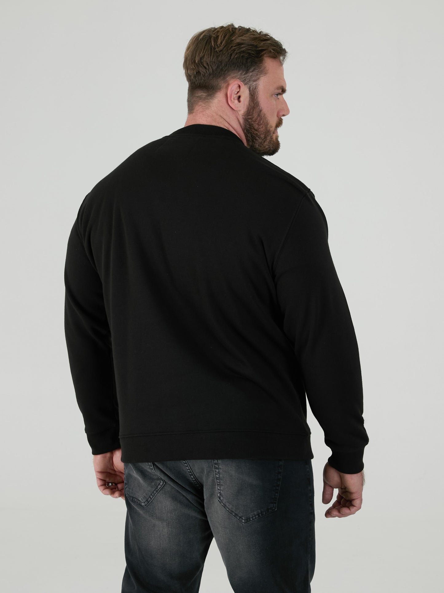 SWEAT -D555 Black Classic Crew Neck Sweatshirt