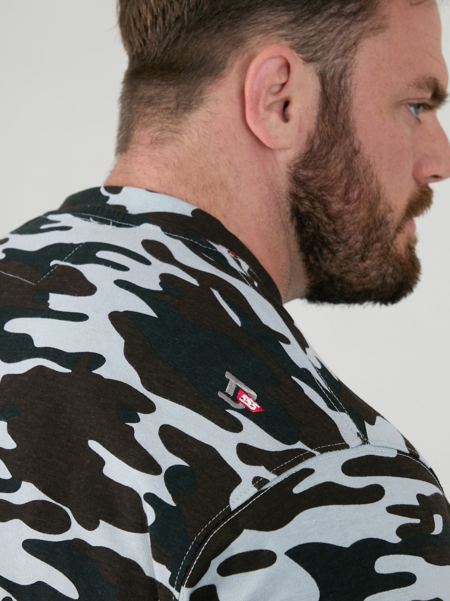 GASTON -D555 Grey Camouflage Print Crew Neck T-Shirt